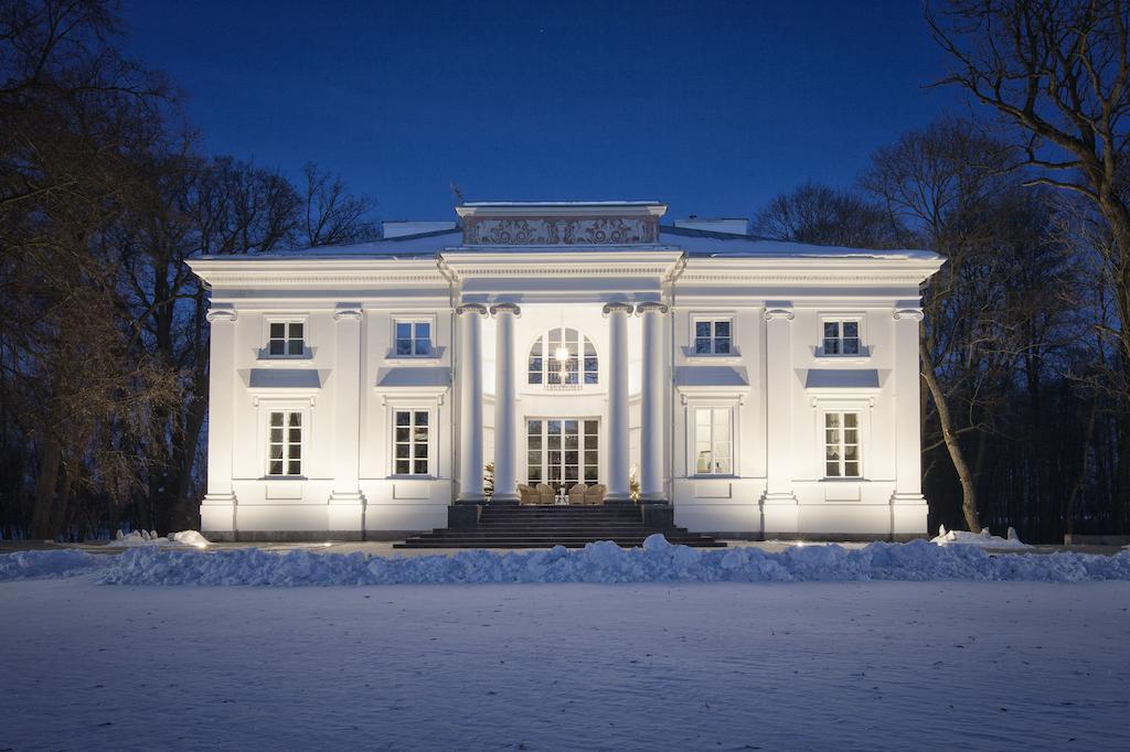 Palac Cielesnica Exterior photo